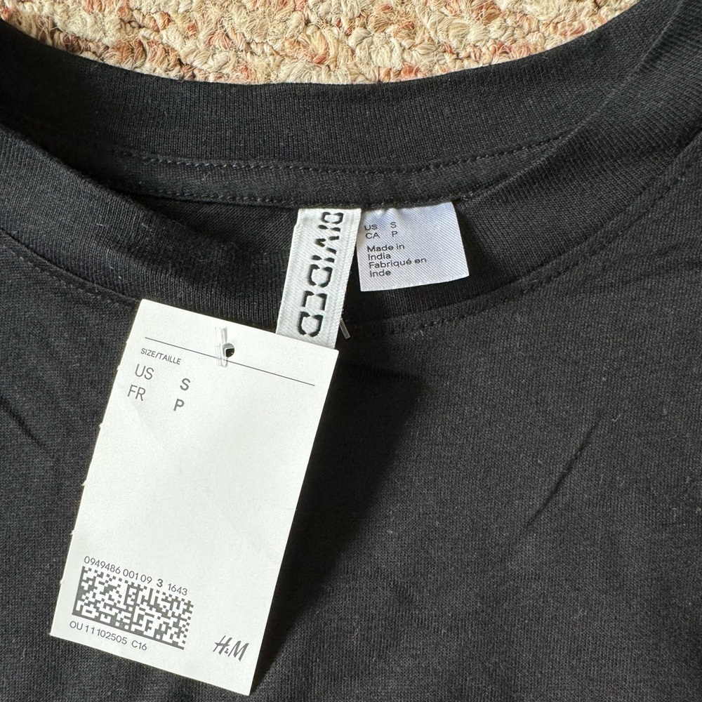 H&M oversized black tee